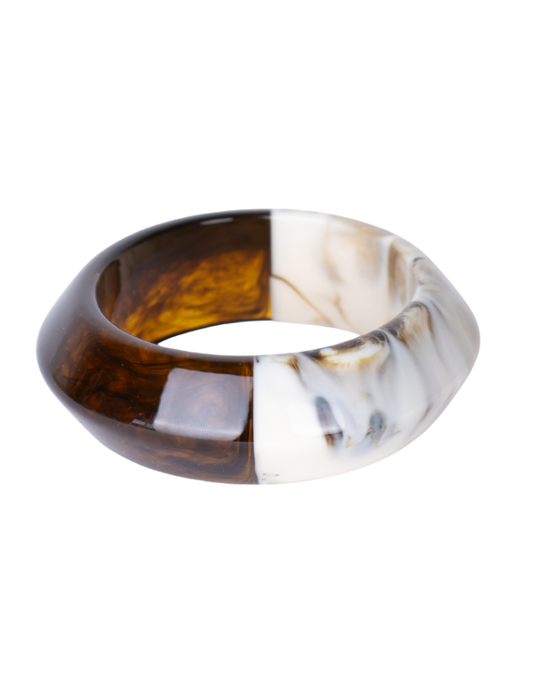 Pulsera acrílica ancha beige y ámbar